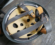 Carica l'immagine nel visualizzatore di Gallery, WW2 Riproduzione Elmetto Paracadutista Esercito Tedesco M38