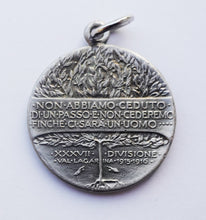 Carica l'immagine nel visualizzatore di Gallery, Fregio Abba Moda Lo Stile degli Eroi