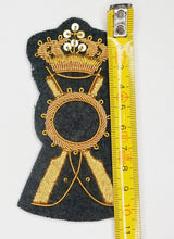 Carica l'immagine nel visualizzatore di Gallery, WW2 Riproduzione Fregio Berretto Tesa Fanteria Ricamo Oro Regio Esercito Italiano