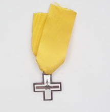 Carica l'immagine nel visualizzatore di Gallery, WW2 Riproduzione Croce Artiglieria A.O. 1935-1936