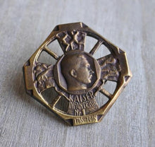Carica l'immagine nel visualizzatore di Gallery, WW1 Riproduzione Distintivo 1° Reg Fanteria Imperatore Karl 1916 Esercito AustroUngarico