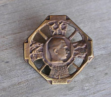 Carica l'immagine nel visualizzatore di Gallery, WW1 Riproduzione Distintivo 1° Reg Fanteria Imperatore Karl 1916 Esercito AustroUngarico