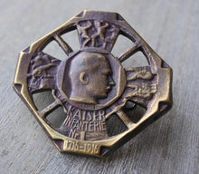 Carica l'immagine nel visualizzatore di Gallery, WW1 Riproduzione Distintivo 1° Reg Fanteria Imperatore Karl 1916 Esercito AustroUngarico