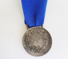 Carica l'immagine nel visualizzatore di Gallery, WW1 WW2 Riproduzione Medaglia al Valore Militare Argento Regio Esercito Italiano