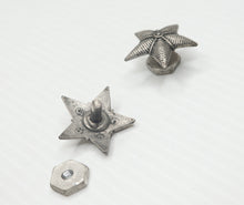 Carica l'immagine nel visualizzatore di Gallery, WW2 Riproduzione Stellette da 20 mm con Vite Regio Esercito Italiano fino al 1945