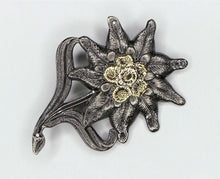 Carica l'immagine nel visualizzatore di Gallery, WW1 WW2 Riproduzione Distintivo Edelweiss