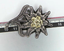Carica l'immagine nel visualizzatore di Gallery, WW1 WW2 Riproduzione Distintivo Edelweiss