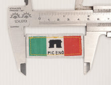 Carica l'immagine nel visualizzatore di Gallery, WW2 Riproduzione Distintivo da Braccio PICENO Regio Esercito Italiano di Liberazione 19441945