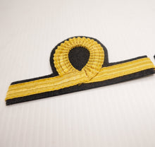 Carica l'immagine nel visualizzatore di Gallery, WW2 Riproduzione Gradi Capitano Gallone Oro fondo NERO Mod 1934 Regio Esercito Italiano