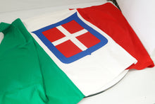 Carica l'immagine nel visualizzatore di Gallery, WW1 WW2 Riproduzione Bandiera Regno d-Italia Stemma Sabaudo Cucita in Cotone cm 150 x 96