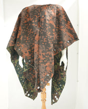 Carica l'immagine nel visualizzatore di Gallery, WW2 Riproduzione Zeltbahn N.1 Tedesca Telo Tenda-Poncho Mimetico Platano Reversibile