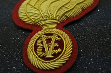 Carica l'immagine nel visualizzatore di Gallery, WW2 Riproduzione Fregio Copricapo CC RR Regio Esercito Italiano