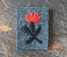 Carica l'immagine nel visualizzatore di Gallery, WW1 Riproduzione Fregio Da Braccio Soldati Abilitati Lancio Bombe A Mano Panno GrigioV