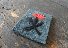 Carica l'immagine nel visualizzatore di Gallery, WW1 Riproduzione Fregio Da Braccio Soldati Abilitati Lancio Bombe A Mano Panno GrigioV