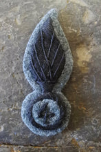 Carica l'immagine nel visualizzatore di Gallery, WW1 WW2 Riproduzione Fregio Dragoni Cavalleria Mod Cipresso Regio Esercito Italiano.