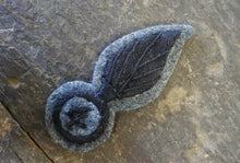 Carica l'immagine nel visualizzatore di Gallery, WW1 WW2 Riproduzione Fregio Dragoni Cavalleria Mod Cipresso Regio Esercito Italiano.