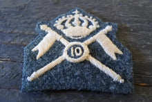 Carica l'immagine nel visualizzatore di Gallery, WW1 WW2 Riproduzione Fregio Lancieri 10° Reggimento Regio Esercito Italiano