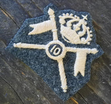 Carica l'immagine nel visualizzatore di Gallery, WW1 WW2 Riproduzione Fregio Lancieri 10° Reggimento Regio Esercito Italiano