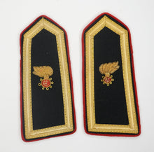 Carica l'immagine nel visualizzatore di Gallery, WW2 Riproduzione Controspalline CC RR con Grado da Ufficiale Superiore