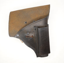 Carica l'immagine nel visualizzatore di Gallery, WW2 Riproduzione Fondina Beretta Mod34 Colore Nero per cinturone Sam Browne