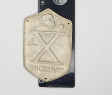 Carica l'immagine nel visualizzatore di Gallery, WW2 Riproduzione Scudetto Metallico X' ...... Divisione in uso fino al 1945