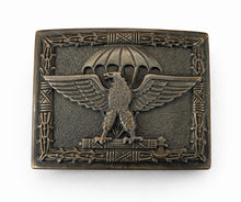 Carica l'immagine nel visualizzatore di Gallery, WW2 -X- Riproduzione Fibbia Paracadutista Folgore Battaglione Nembo