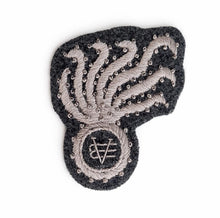 Carica l'immagine nel visualizzatore di Gallery, WW1 Riproduzione Fregio CC.RR. Reali Carabinieri Regio Esercito Italiano