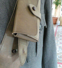 Carica l'immagine nel visualizzatore di Gallery, WW1 WW2 Riproduzione Bandoliera Ufficiale Medico Antichizzata Marrone Regio Esercito Italiano