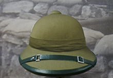 Carica l'immagine nel visualizzatore di Gallery, WW2 Riproduzione Casco Coloniale Tedesco