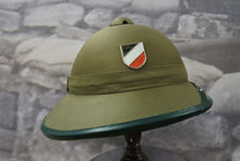 Carica l'immagine nel visualizzatore di Gallery, WW2 Riproduzione Casco Coloniale Tedesco