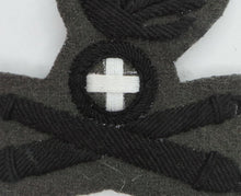 Carica l'immagine nel visualizzatore di Gallery, WW1 Ufficiale, Sottufficiale truppa Artiglieria Campagna fregio berretto Regio Esercito H3842
