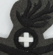 Carica l'immagine nel visualizzatore di Gallery, WW1 Ufficiale, Sottufficiale truppa Artiglieria Campagna fregio berretto Regio Esercito H3842