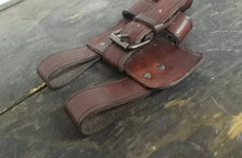 Carica l'immagine nel visualizzatore di Gallery, WW2 Riproduzione Fondina Beretta Mod 43 Cuoio