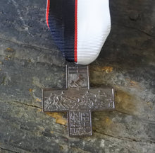 Carica l'immagine nel visualizzatore di Gallery, WW2 Riproduzione Medaglia Cavalleria Regio Esercito Italiano Campagna Russia
