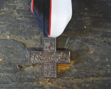 Carica l'immagine nel visualizzatore di Gallery, WW2 Riproduzione Medaglia Cavalleria Regio Esercito Italiano Campagna Russia