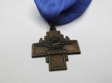 Carica l'immagine nel visualizzatore di Gallery, WW2 Riproduzione della Croce Regia Aeronautica Italiana