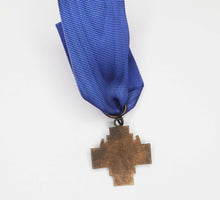 Carica l'immagine nel visualizzatore di Gallery, WW2 Riproduzione della Croce Regia Aeronautica Italiana