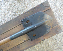 Carica l'immagine nel visualizzatore di Gallery, WW1 WW2 Riproduzione Pala vanghetta soldato Regio Esercito Italiano Prima Guerra Seconfa Guerra Mondiale