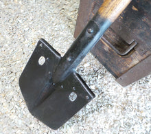 Carica l'immagine nel visualizzatore di Gallery, WW1 WW2 Riproduzione Pala vanghetta soldato Regio Esercito Italiano Prima Guerra Seconfa Guerra Mondiale