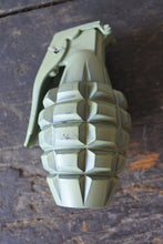 Carica l'immagine nel visualizzatore di Gallery, WW2 - X - Riproduzione Granata Mk2 Verde Adm Simulacri Armi In Resina E Non