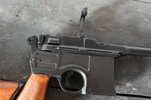 Carica l'immagine nel visualizzatore di Gallery, WW1 - X - Riproduzione Simulacro Pistola Automatica Mauser modello C96 con calcio.
