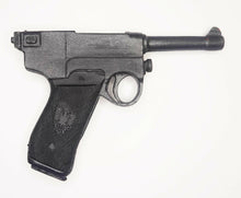 Carica l'immagine nel visualizzatore di Gallery, WW1 - X - Simulacro Pistola Glisenti 1910 ITALIA In Resina Fermacarte Sopramobile in resina dipinta a mano