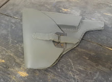 Carica l'immagine nel visualizzatore di Gallery, WW1 Riproduzione Fondina Pistola Glisenti 1910 Cavalleria - Artiglieria Regio Esercito Italiano