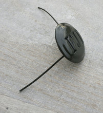 Carica l'immagine nel visualizzatore di Gallery, WW1 Riproduzione Storica Coccarda da Berretto con Monogramma FJI Esercito Austro-Ungarico