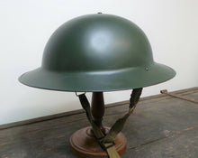 Carica l'immagine nel visualizzatore di Gallery, WW2 Riproduzione Elmetto Britannico Modello 1915 Mark 2