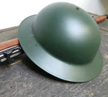 Carica l'immagine nel visualizzatore di Gallery, WW2 Riproduzione Elmetto Britannico Modello 1915 Mark 2