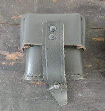 Carica l'immagine nel visualizzatore di Gallery, WW2 Riproduzione Giberne Reparti Ciclisti  Regio Esercito Italiano