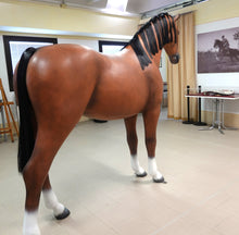 Carica l'immagine nel visualizzatore di Gallery, WW1 WW2 Cavallo in Resina Grandezza Naturale per Esposizione