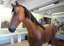 Carica l'immagine nel visualizzatore di Gallery, WW1 WW2 Cavallo in Resina Grandezza Naturale per Esposizione