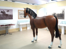 Carica l'immagine nel visualizzatore di Gallery, WW1 WW2 Cavallo in Resina Grandezza Naturale per Esposizione